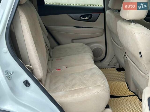 Белый Ниссан Rogue, объемом двигателя 2.5 л и пробегом 181 тыс. км за 11980 $, фото 19 на Automoto.ua