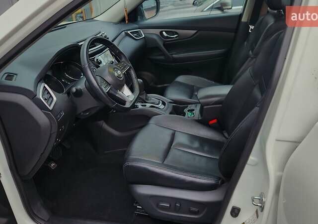 Білий Ніссан Rogue, об'ємом двигуна 2.5 л та пробігом 177 тис. км за 14999 $, фото 25 на Automoto.ua