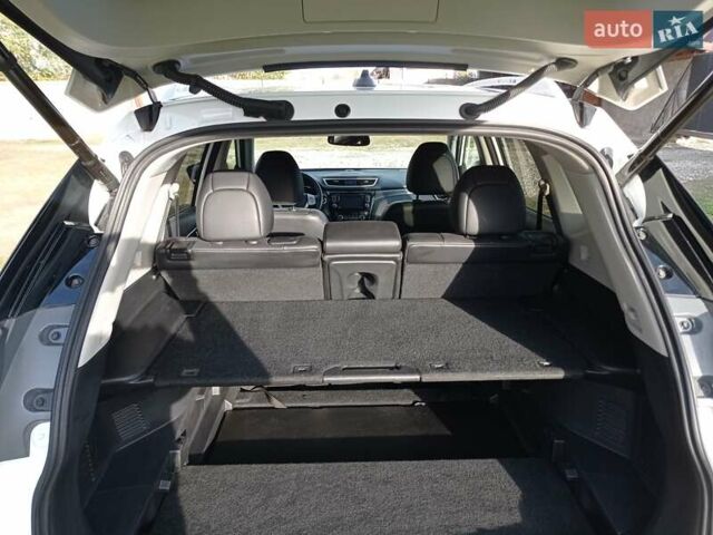 Білий Ніссан Rogue, об'ємом двигуна 2.5 л та пробігом 201 тис. км за 12800 $, фото 12 на Automoto.ua