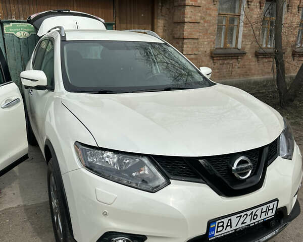 Белый Ниссан Rogue, объемом двигателя 2.49 л и пробегом 185 тыс. км за 12999 $, фото 3 на Automoto.ua