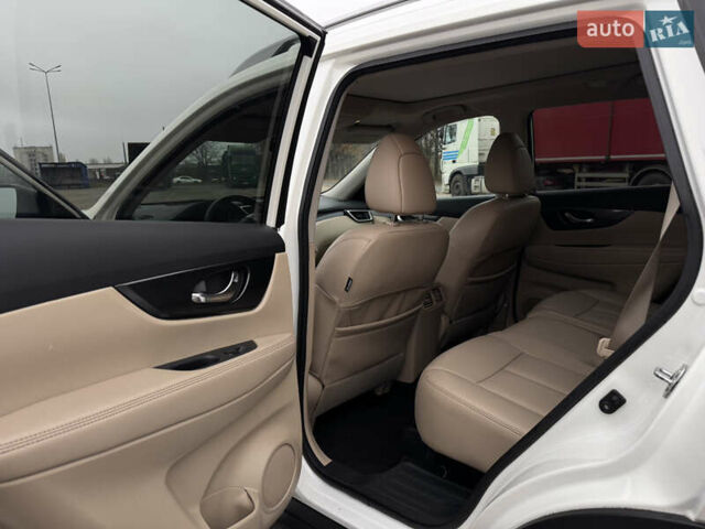 Белый Ниссан Rogue, объемом двигателя 2.49 л и пробегом 136 тыс. км за 12500 $, фото 12 на Automoto.ua