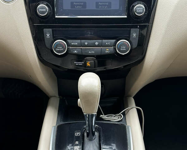 Белый Ниссан Rogue, объемом двигателя 2.5 л и пробегом 178 тыс. км за 11999 $, фото 31 на Automoto.ua