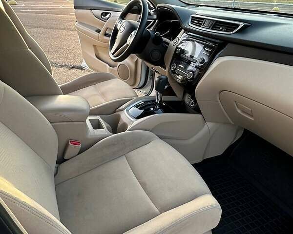 Белый Ниссан Rogue, объемом двигателя 2.5 л и пробегом 111 тыс. км за 15000 $, фото 15 на Automoto.ua