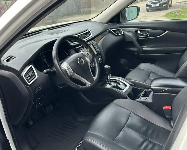 Белый Ниссан Rogue, объемом двигателя 2.49 л и пробегом 185 тыс. км за 12999 $, фото 7 на Automoto.ua