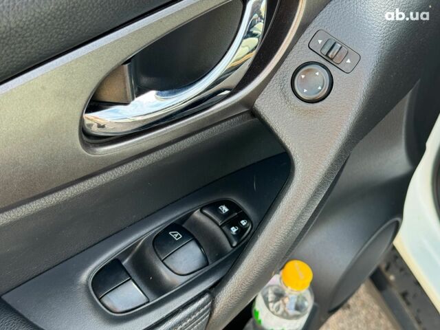 Білий Ніссан Rogue, об'ємом двигуна 2.5 л та пробігом 153 тис. км за 12790 $, фото 12 на Automoto.ua