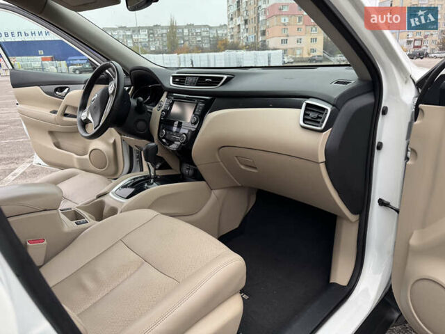 Белый Ниссан Rogue, объемом двигателя 2.49 л и пробегом 136 тыс. км за 12500 $, фото 17 на Automoto.ua