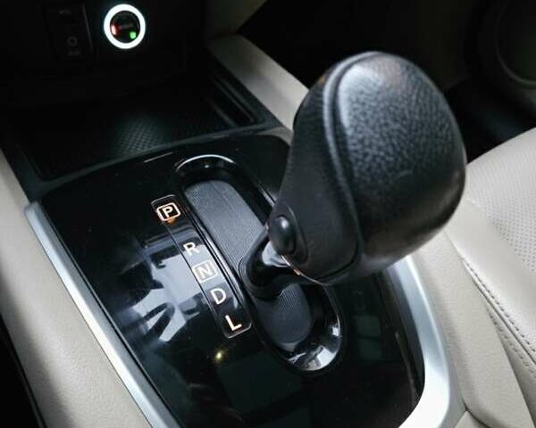 Белый Ниссан Rogue, объемом двигателя 2.49 л и пробегом 178 тыс. км за 13000 $, фото 16 на Automoto.ua