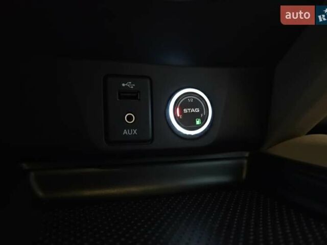 Белый Ниссан Rogue, объемом двигателя 2.49 л и пробегом 178 тыс. км за 13000 $, фото 13 на Automoto.ua