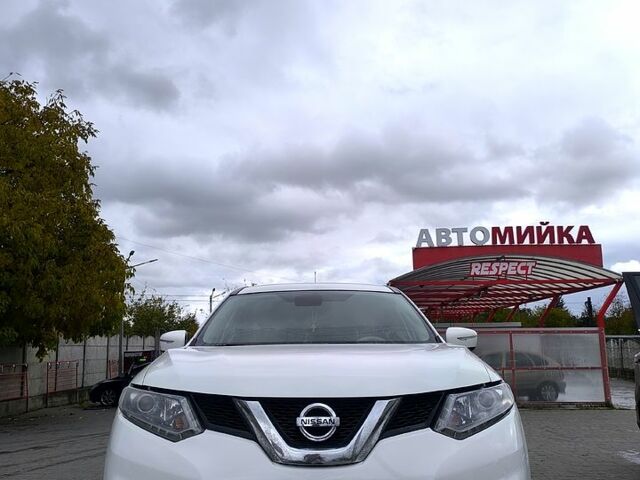 Белый Ниссан Rogue, объемом двигателя 2.5 л и пробегом 147 тыс. км за 12500 $, фото 2 на Automoto.ua