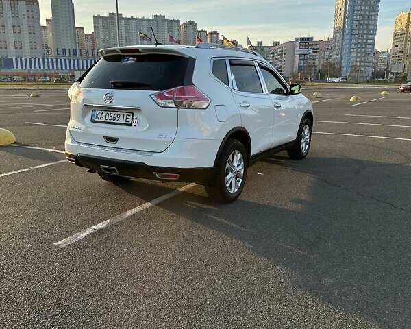 Белый Ниссан Rogue, объемом двигателя 2.5 л и пробегом 111 тыс. км за 15000 $, фото 7 на Automoto.ua