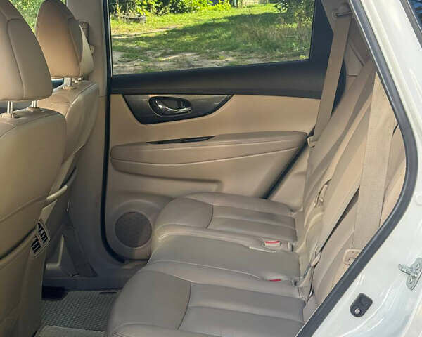 Білий Ніссан Rogue, об'ємом двигуна 2.49 л та пробігом 218 тис. км за 12500 $, фото 7 на Automoto.ua