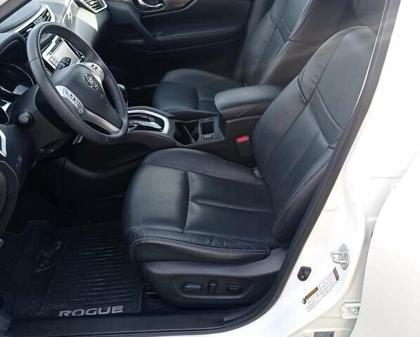 Білий Ніссан Rogue, об'ємом двигуна 2.5 л та пробігом 201 тис. км за 12800 $, фото 20 на Automoto.ua