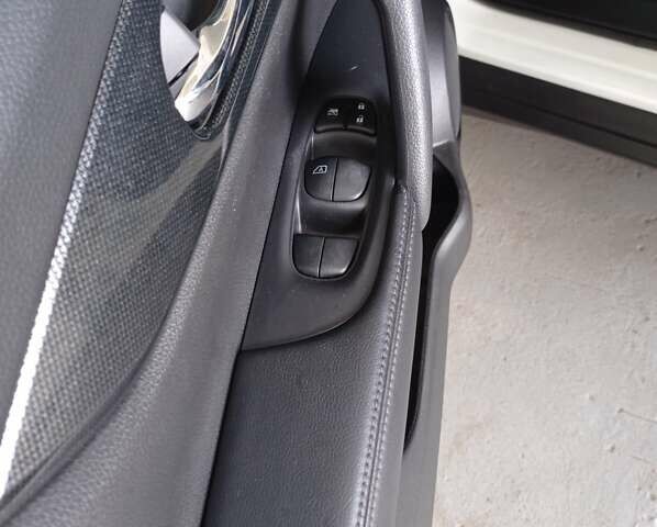 Білий Ніссан Rogue, об'ємом двигуна 2.5 л та пробігом 201 тис. км за 12800 $, фото 75 на Automoto.ua