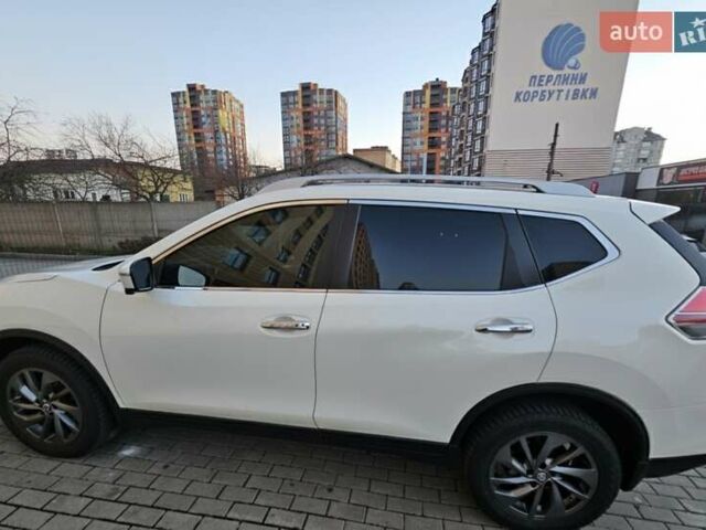 Белый Ниссан Rogue, объемом двигателя 2.49 л и пробегом 178 тыс. км за 13000 $, фото 4 на Automoto.ua