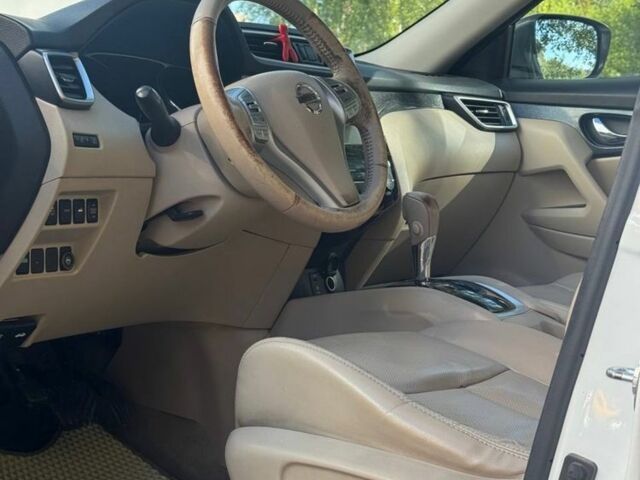 Білий Ніссан Rogue, об'ємом двигуна 0 л та пробігом 220 тис. км за 11550 $, фото 6 на Automoto.ua