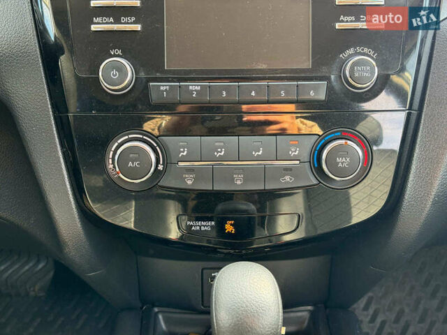 Білий Ніссан Rogue, об'ємом двигуна 2.5 л та пробігом 153 тис. км за 12790 $, фото 29 на Automoto.ua