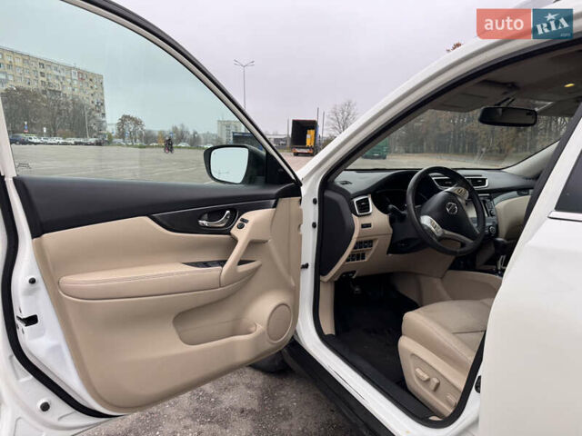 Белый Ниссан Rogue, объемом двигателя 2.49 л и пробегом 136 тыс. км за 12500 $, фото 10 на Automoto.ua