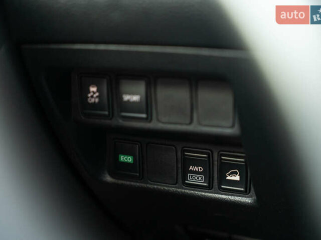 Білий Ніссан Rogue, об'ємом двигуна 2.5 л та пробігом 92 тис. км за 13900 $, фото 8 на Automoto.ua