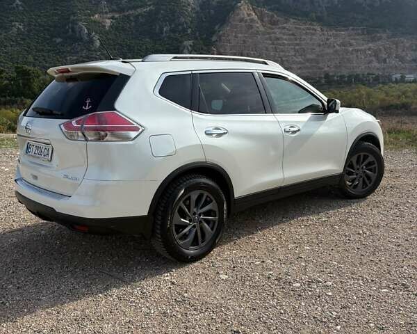 Белый Ниссан Rogue, объемом двигателя 2.5 л и пробегом 96 тыс. км за 12000 $, фото 4 на Automoto.ua