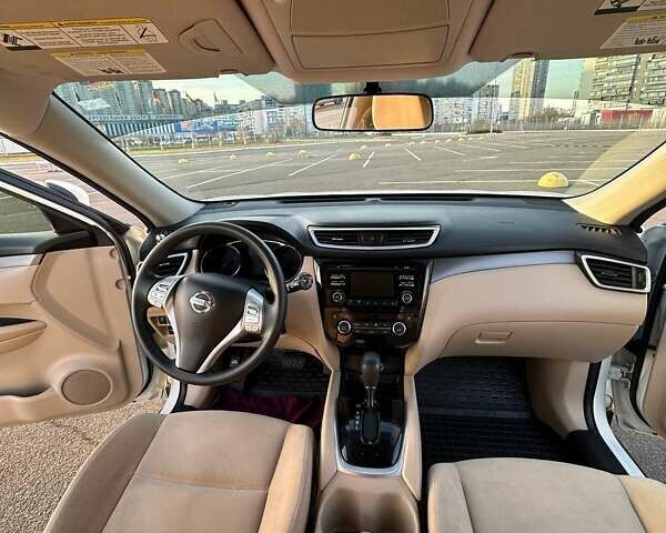 Белый Ниссан Rogue, объемом двигателя 2.5 л и пробегом 111 тыс. км за 15000 $, фото 17 на Automoto.ua