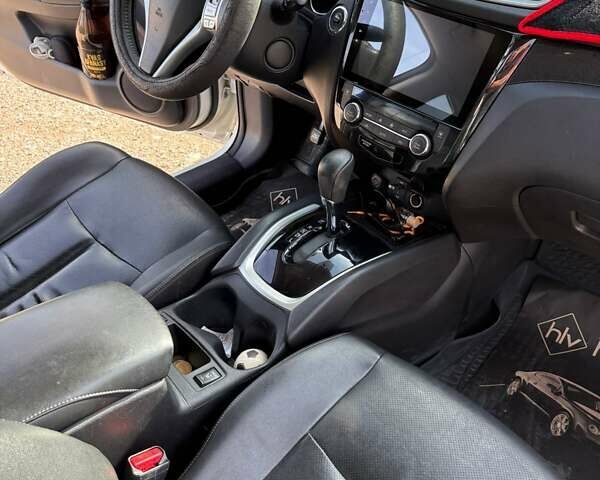 Белый Ниссан Rogue, объемом двигателя 2.5 л и пробегом 96 тыс. км за 12000 $, фото 13 на Automoto.ua