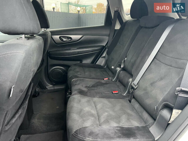 Білий Ніссан Rogue, об'ємом двигуна 2.49 л та пробігом 130 тис. км за 12900 $, фото 4 на Automoto.ua