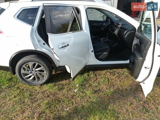 Білий Ніссан Rogue, об'ємом двигуна 2.5 л та пробігом 201 тис. км за 12800 $, фото 21 на Automoto.ua