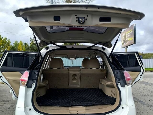 Белый Ниссан Rogue, объемом двигателя 2.5 л и пробегом 147 тыс. км за 12500 $, фото 11 на Automoto.ua