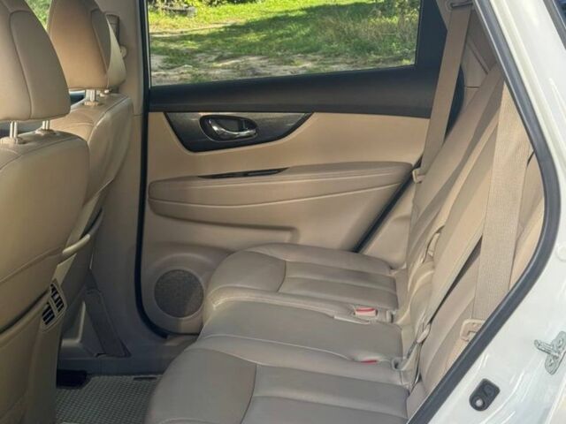 Білий Ніссан Rogue, об'ємом двигуна 0 л та пробігом 220 тис. км за 11550 $, фото 2 на Automoto.ua