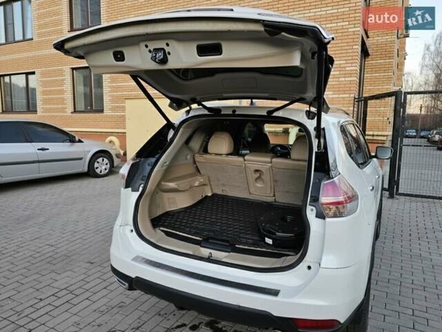 Белый Ниссан Rogue, объемом двигателя 2.49 л и пробегом 178 тыс. км за 13000 $, фото 19 на Automoto.ua