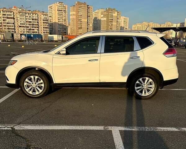 Белый Ниссан Rogue, объемом двигателя 2.5 л и пробегом 111 тыс. км за 15000 $, фото 3 на Automoto.ua