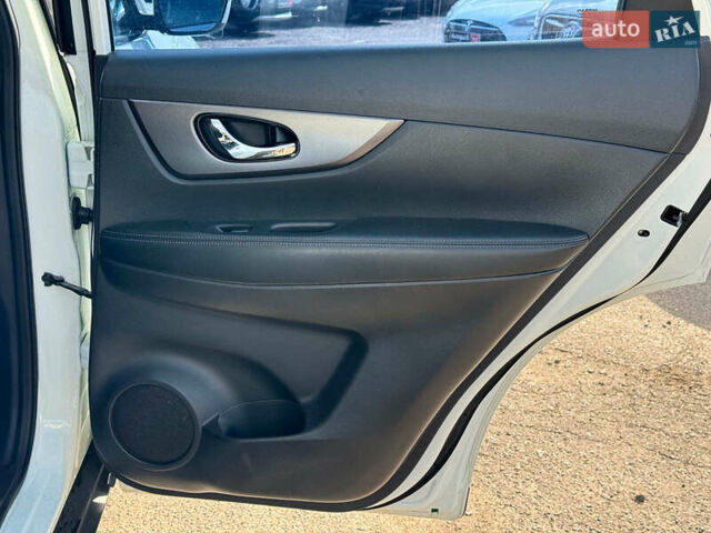 Білий Ніссан Rogue, об'ємом двигуна 2.5 л та пробігом 153 тис. км за 12790 $, фото 21 на Automoto.ua