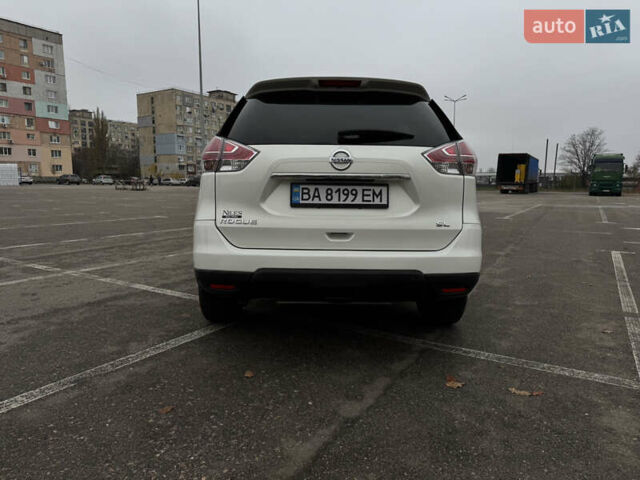 Белый Ниссан Rogue, объемом двигателя 2.49 л и пробегом 136 тыс. км за 12500 $, фото 4 на Automoto.ua