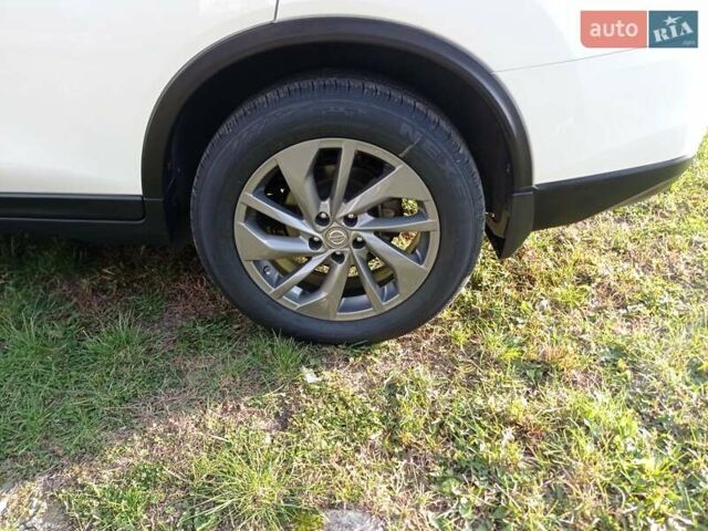 Білий Ніссан Rogue, об'ємом двигуна 2.5 л та пробігом 201 тис. км за 12800 $, фото 6 на Automoto.ua