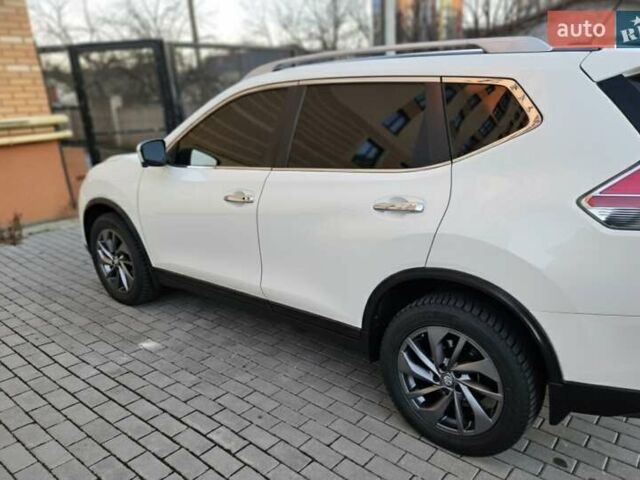 Белый Ниссан Rogue, объемом двигателя 2.49 л и пробегом 178 тыс. км за 13000 $, фото 23 на Automoto.ua