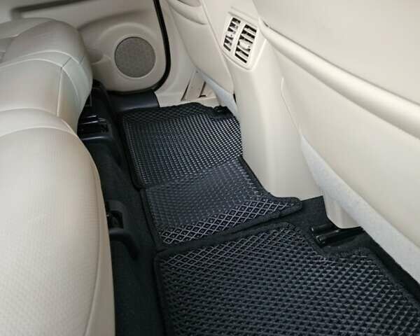 Белый Ниссан Rogue, объемом двигателя 2.49 л и пробегом 178 тыс. км за 13000 $, фото 10 на Automoto.ua