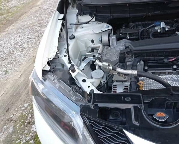 Білий Ніссан Rogue, об'ємом двигуна 2.5 л та пробігом 201 тис. км за 12800 $, фото 67 на Automoto.ua