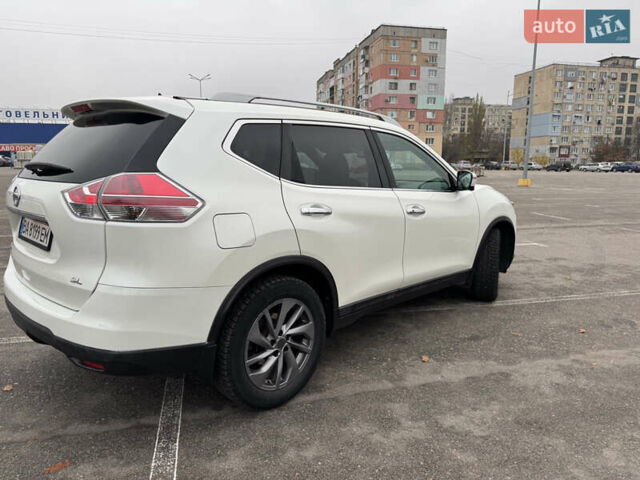 Белый Ниссан Rogue, объемом двигателя 2.49 л и пробегом 136 тыс. км за 12500 $, фото 6 на Automoto.ua