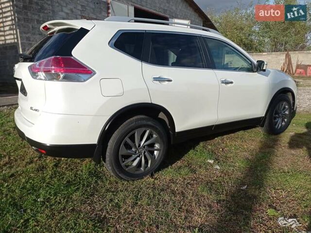 Білий Ніссан Rogue, об'ємом двигуна 2.5 л та пробігом 201 тис. км за 12800 $, фото 3 на Automoto.ua