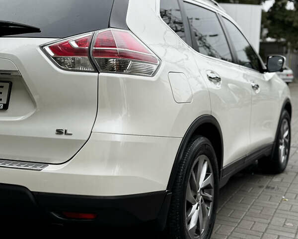 Белый Ниссан Rogue, объемом двигателя 2.5 л и пробегом 178 тыс. км за 11999 $, фото 13 на Automoto.ua