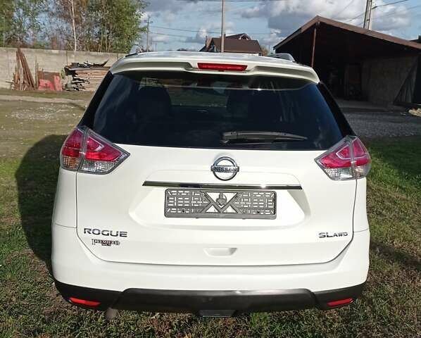 Білий Ніссан Rogue, об'ємом двигуна 2.5 л та пробігом 201 тис. км за 12800 $, фото 4 на Automoto.ua