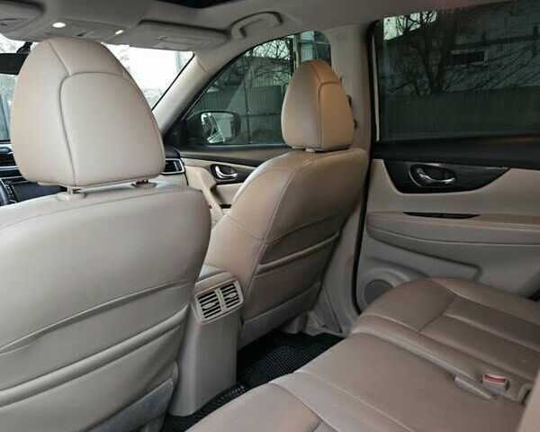 Белый Ниссан Rogue, объемом двигателя 2.49 л и пробегом 178 тыс. км за 13000 $, фото 9 на Automoto.ua