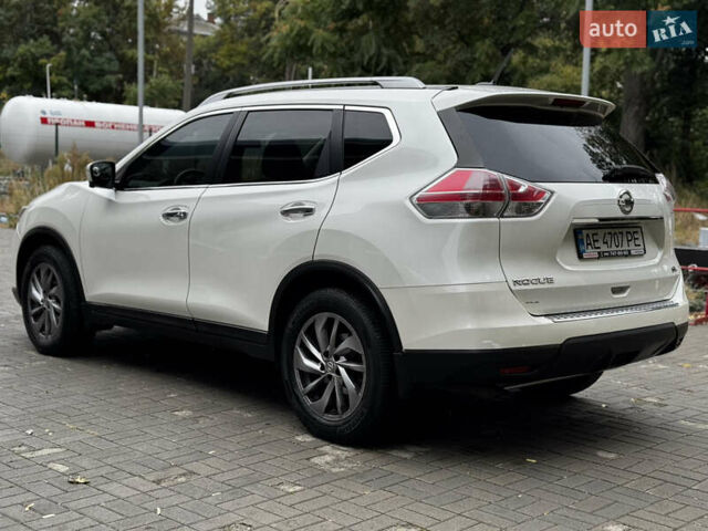 Белый Ниссан Rogue, объемом двигателя 2.5 л и пробегом 178 тыс. км за 11999 $, фото 16 на Automoto.ua