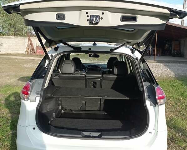 Білий Ніссан Rogue, об'ємом двигуна 2.5 л та пробігом 201 тис. км за 12800 $, фото 14 на Automoto.ua