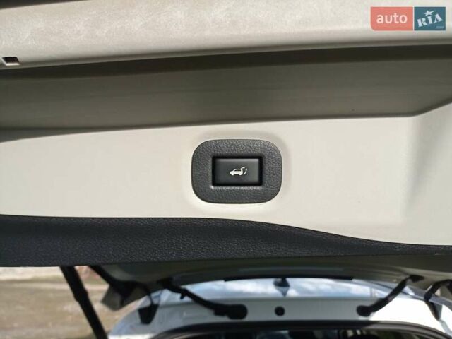 Білий Ніссан Rogue, об'ємом двигуна 2.5 л та пробігом 201 тис. км за 12800 $, фото 11 на Automoto.ua