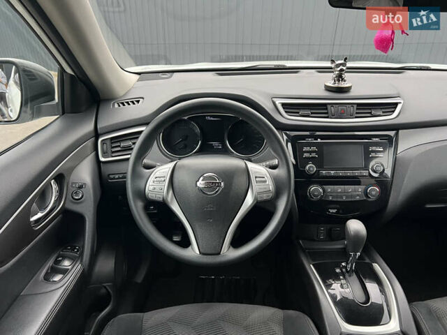 Білий Ніссан Rogue, об'ємом двигуна 2.49 л та пробігом 130 тис. км за 12900 $, фото 5 на Automoto.ua