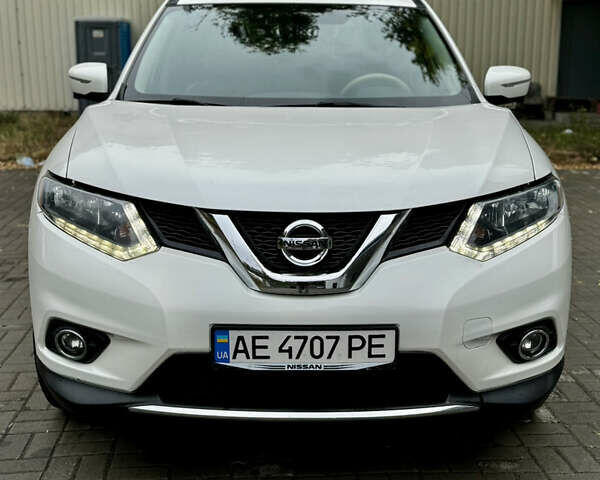 Белый Ниссан Rogue, объемом двигателя 2.5 л и пробегом 178 тыс. км за 11999 $, фото 3 на Automoto.ua