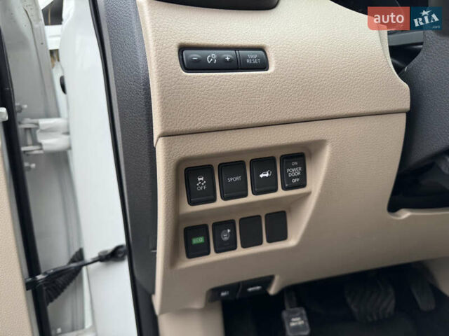 Белый Ниссан Rogue, объемом двигателя 2.49 л и пробегом 136 тыс. км за 12500 $, фото 20 на Automoto.ua