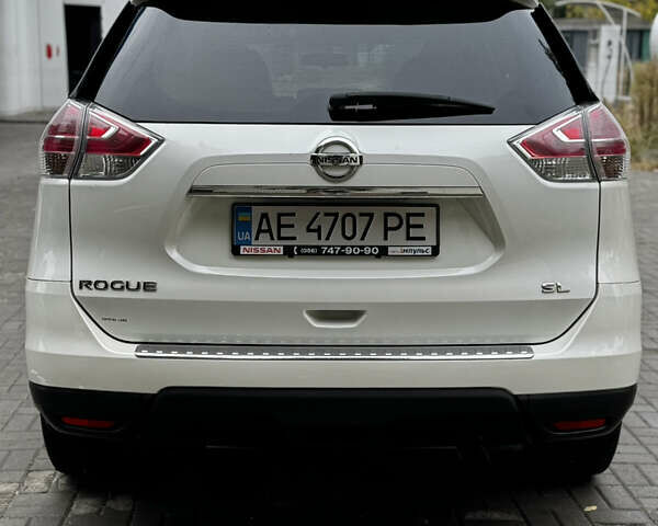 Белый Ниссан Rogue, объемом двигателя 2.5 л и пробегом 178 тыс. км за 11999 $, фото 14 на Automoto.ua