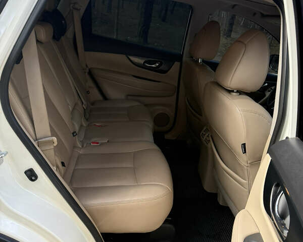 Белый Ниссан Rogue, объемом двигателя 2.5 л и пробегом 179 тыс. км за 14500 $, фото 8 на Automoto.ua